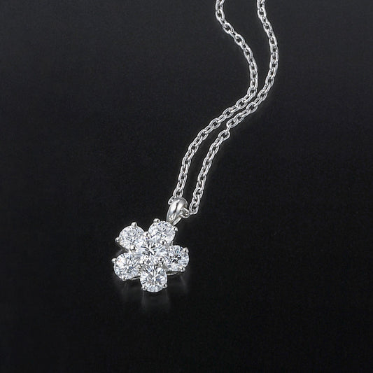 Pure bloom diamond pendant